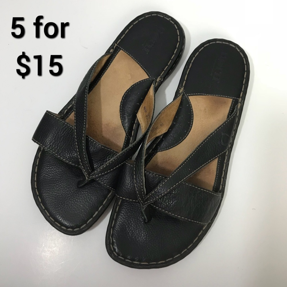 Ladies Born slide thong sandals. Size 10
